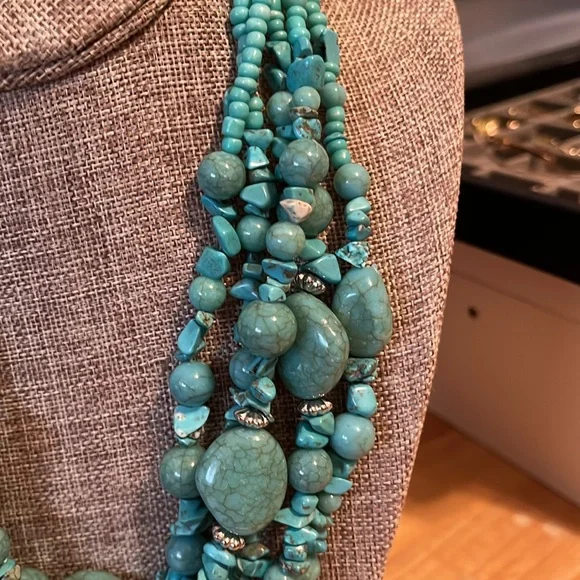 Turquoise Beaded Necklace - Picture 5 of 10